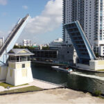 Miami, ponte SW 1st Street: fondazioni e costruzione della struttura mobile